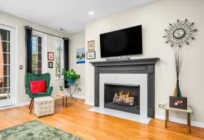 436-W-Belmont-unit-202-1_9_11zon