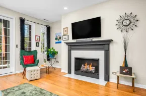 436-W-Belmont-unit-202-1_9_11zon