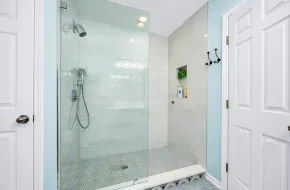 436-W-Belmont-unit-202-6_18_11zon