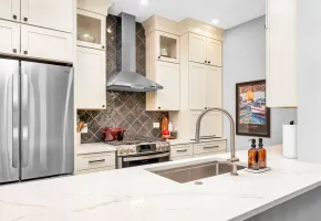 436-W-Belmont-unit-203-3_22_11zon